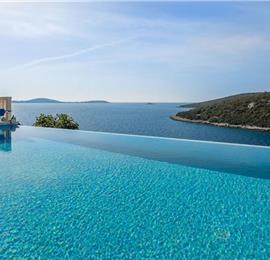 3 Bedroom Villa in Uvala Ljubljeva near Trogir, sleeps 6-7